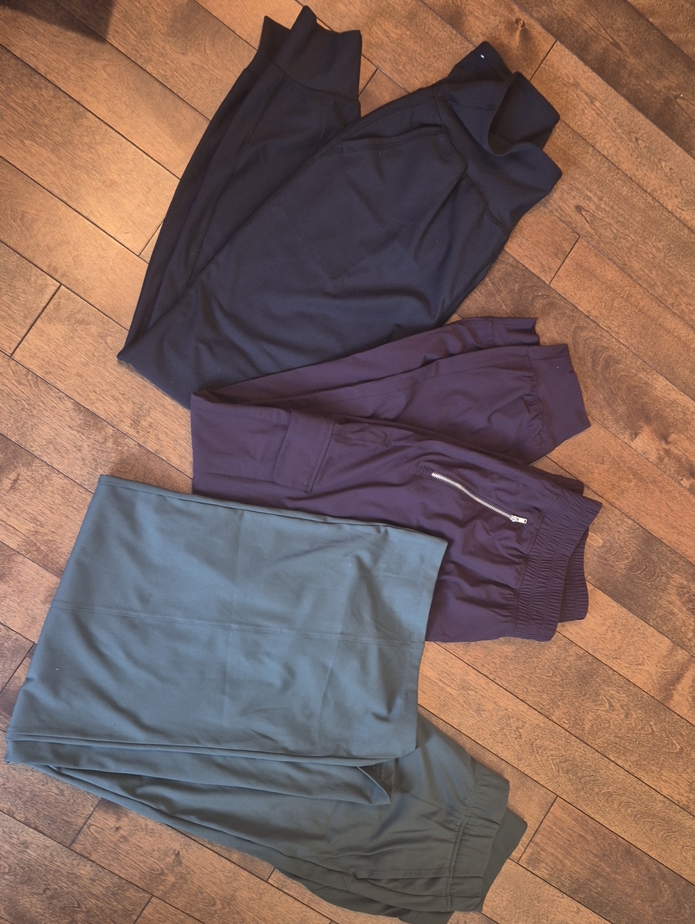 3-Pack Casual Joggers in Black, Plum, and Olive Wide Leg. Size Lg TALL